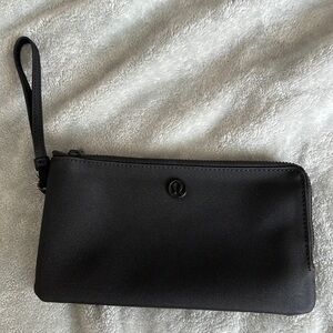 Lululemon clutch wallet